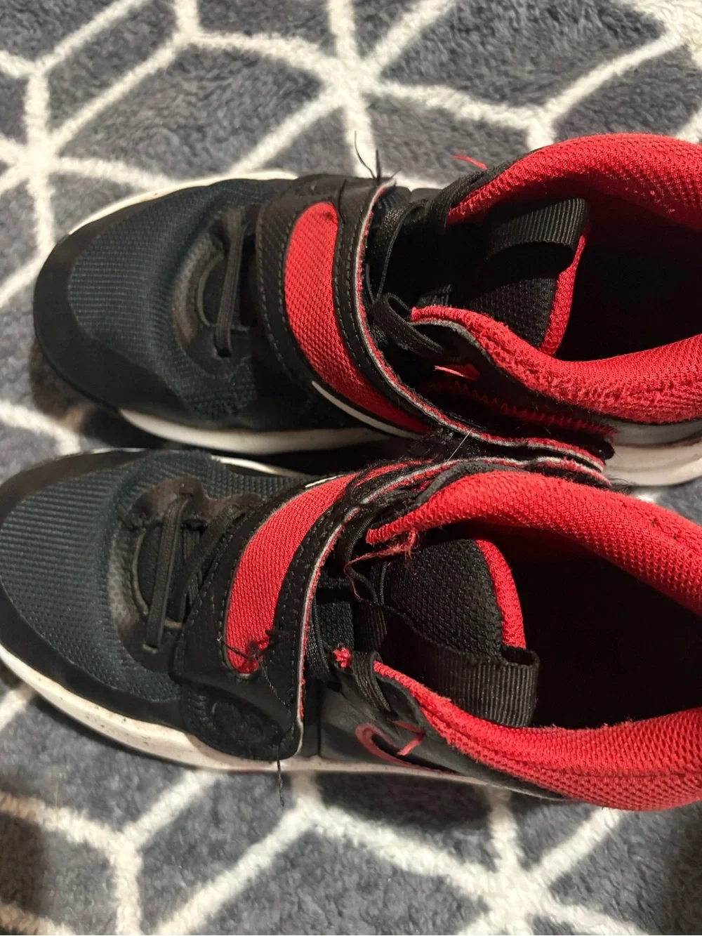 Nike Team Hustle Basketball Shoes | Size: 4Y